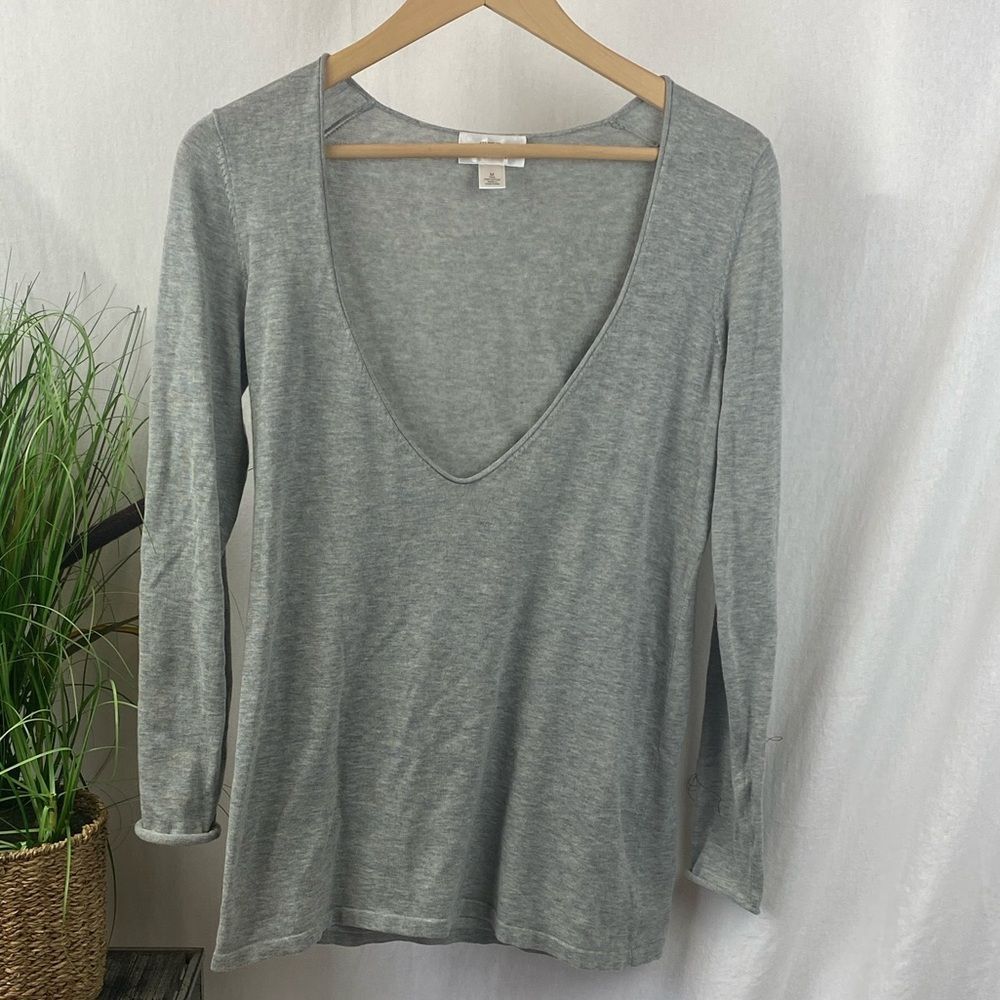 Ann Taylor Gray Deep V Neck Long Sleeve Sweater M - Picture 2 of 5